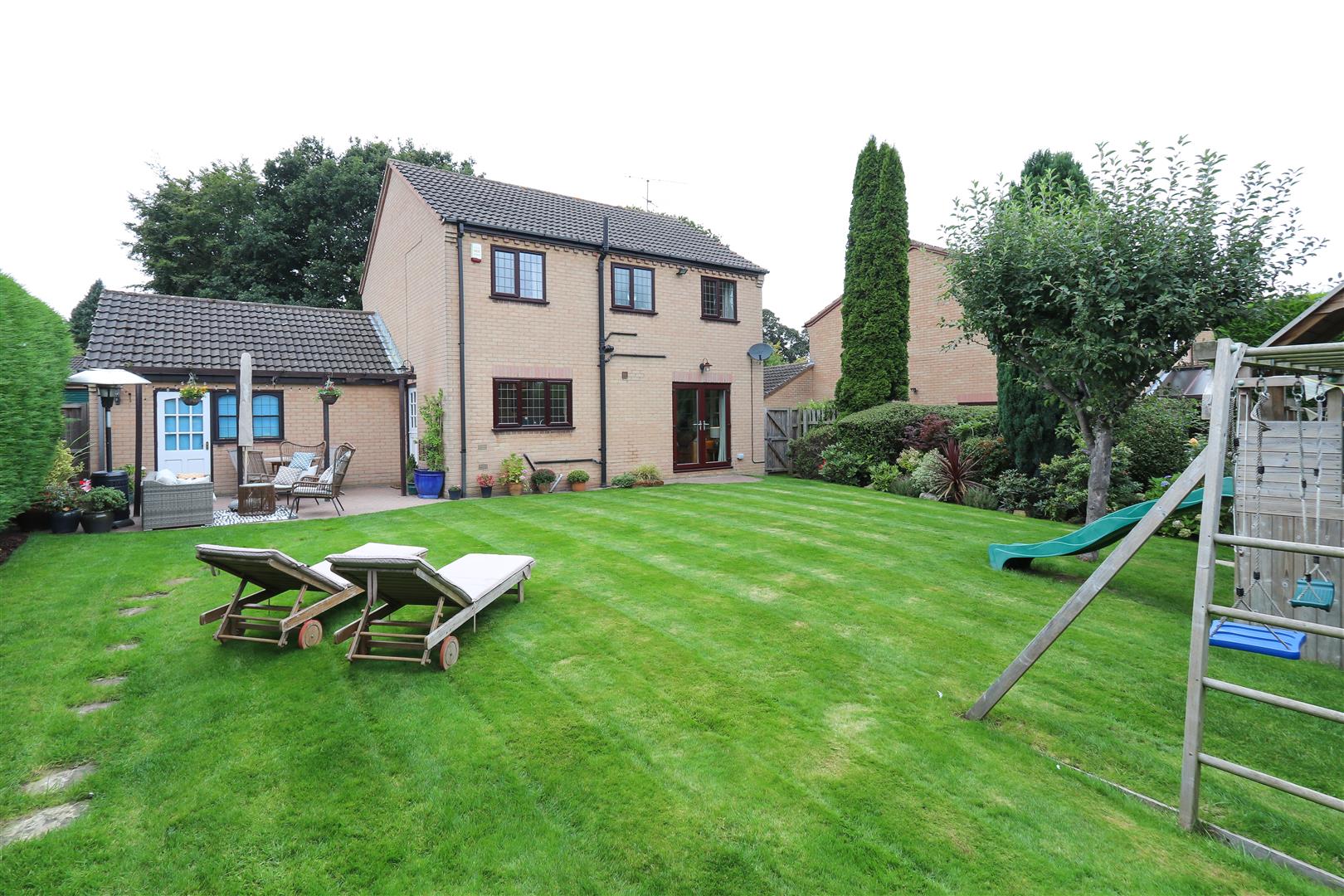 Park Hall Gardens, Walton, Chesterfield, S42 7NQ Dales and Peaks